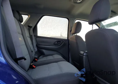 2005 Ford Escape Xls z USA, uszkodzony, nr VIN 1FMCU92Z95KD13833